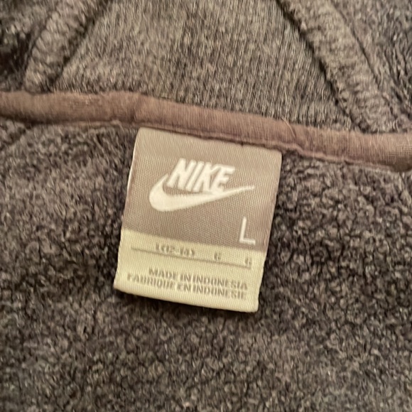 Nike Sweatshirt Upcycle - Picture 9 of 9